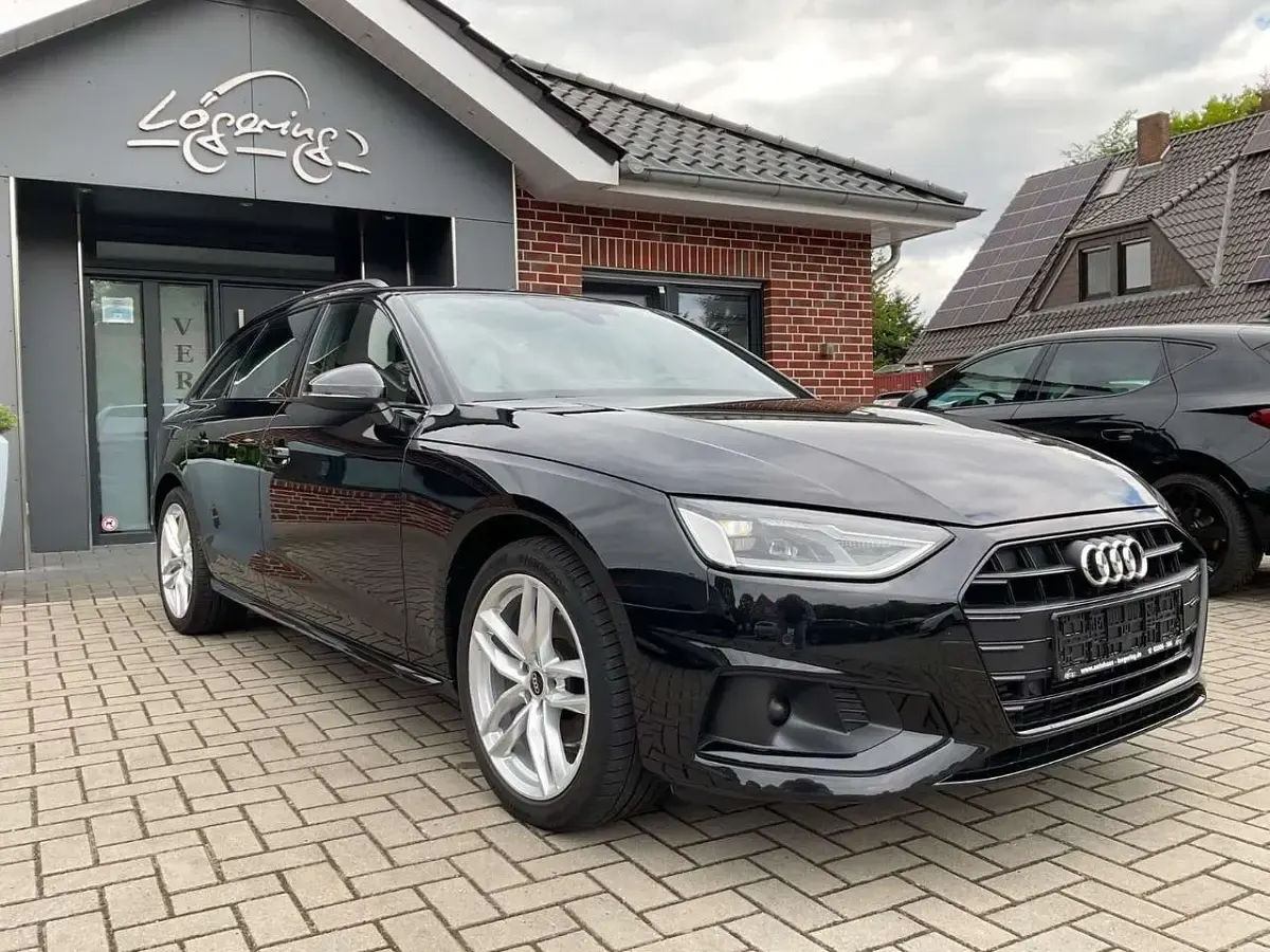 Gebraucht Audi A4 Sport 150 PS (110 kW) 2023 Schwarz Kombi