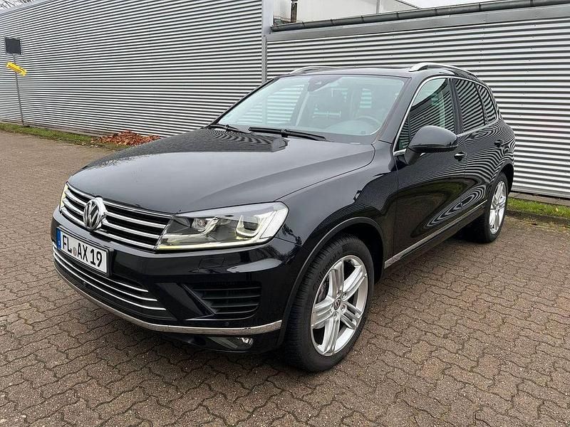 Schwarz Gebraucht 2015 VW Touareg SUV | 23.900 € - Bild 1/4