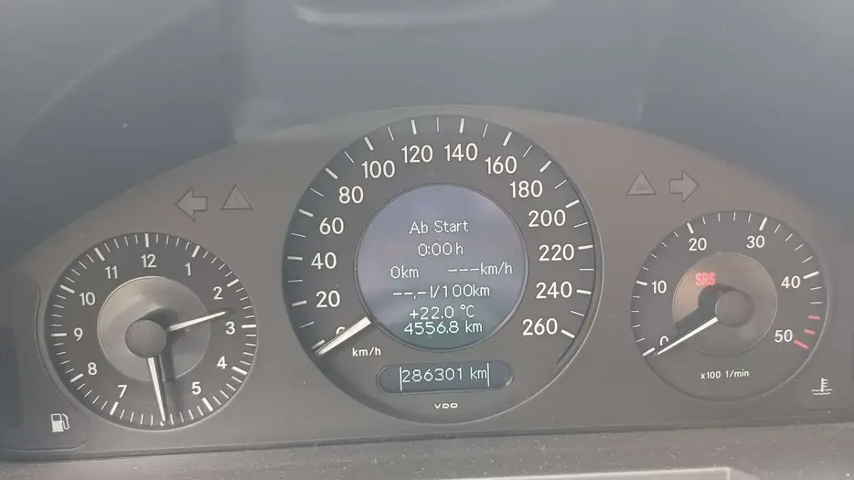 Gebraucht Mercedes E220 Classic 150 PS (110 kW) 2004 Kombi