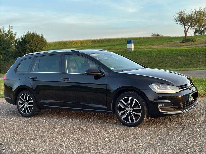 Schwarz Gebraucht 2015 VW Golf VII Comfortline Kombi | 12.500 € (Fairer Preis) - Bild 1/4
