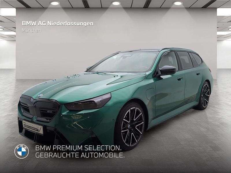 Grün Gebraucht 2025 BMW M5 Sport Line Kombi | 139.401 € (Etwas zu teuer) - Bild 1/4