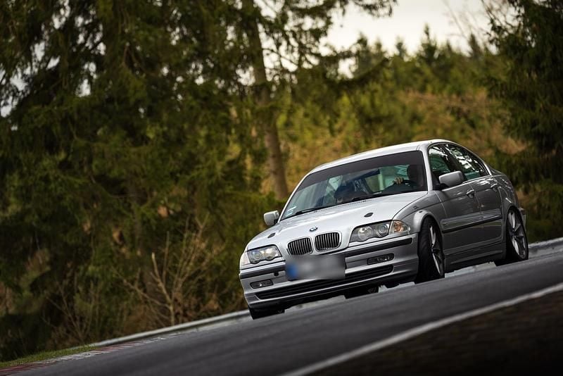 Second-hand BMW 328 210 CP (154 kW) 2000 Argintiu Berlinǎ
