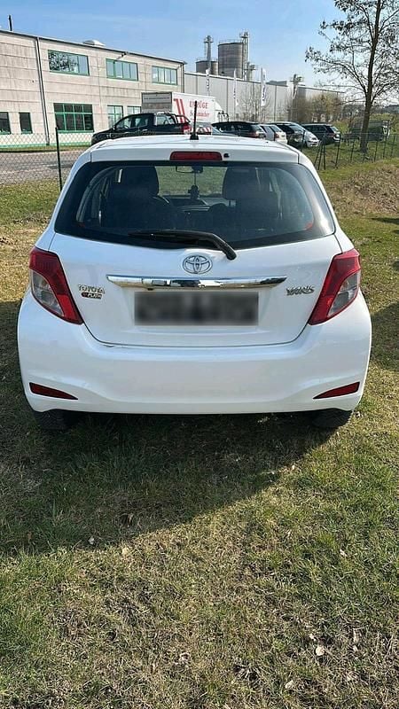 Gebraucht Toyota Yaris 100 PS (73 kW) 2012 Kleinwagen