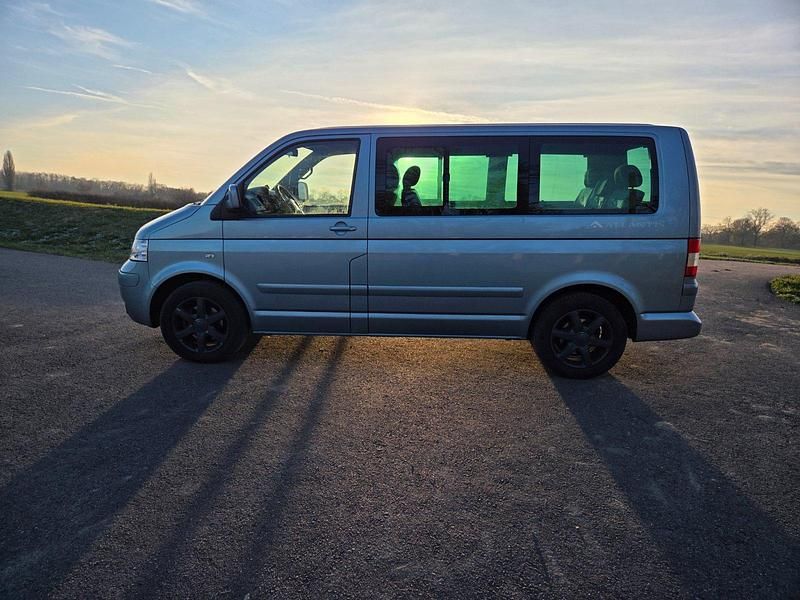 Second-hand VW T5 131 CP (96 kW) 2007 Albastru Van