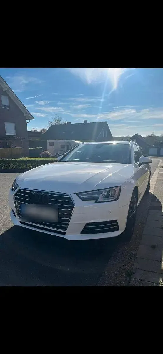 Używany Audi A4 Ambiente 218 KM (160 kW) 2016 Biały Kombi