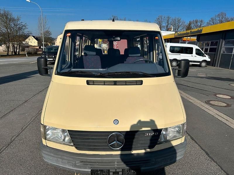 Używany Mercedes Sprinter 122 KM (89 kW) 1998 Żółty Van
