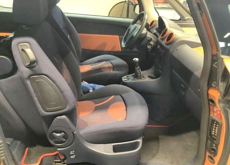 Gebraucht Peugeot 1007 Premium 73 PS (53 kW) 2007 Orange Van / Kleinbus