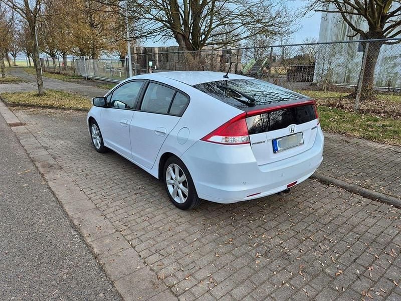 Gebraucht Honda Insight Elegance 88 PS (64 kW) 2010 Weiß Kleinwagen