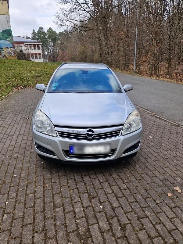 Grau Gebraucht 2009 Opel Astra Kombi | 600 € (Guter Preis) - Bild 1/4