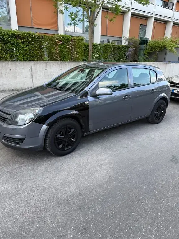 Gebraucht Opel Astra 101 PS (74 kW) 2004 Grau Limousine