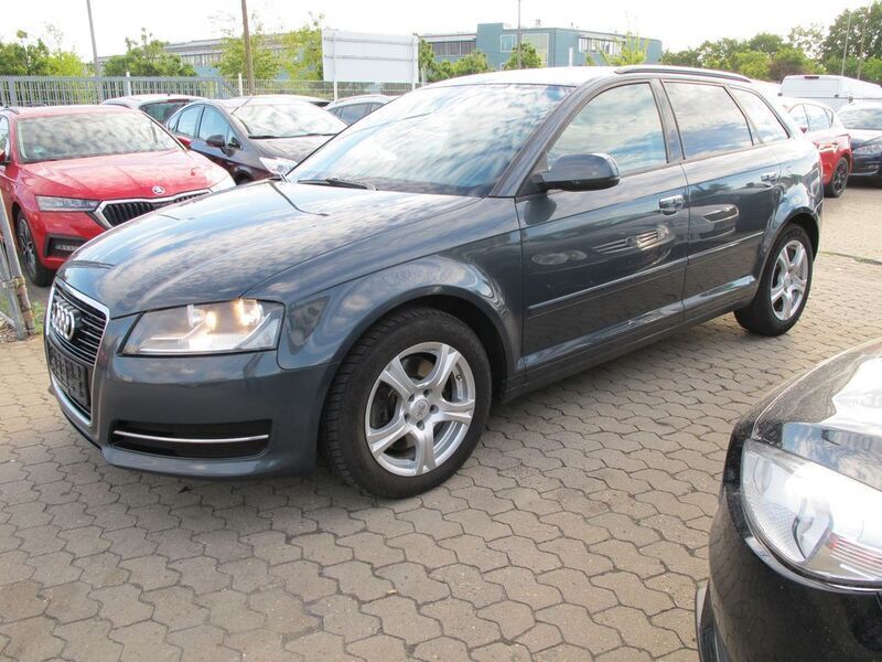 Grau Gebraucht 2011 Audi A3 Limousine | 6.990 € (Fairer Preis) - Bild 1/4