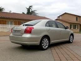 Gebraucht Toyota Avensis 129 PS (94 kW) 2004 Silber metallic Limousine