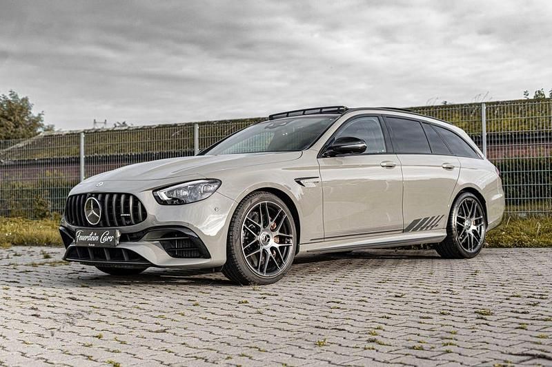 Grau Gebraucht 2023 Mercedes E63S AMG Limousine | 116.990 € - Bild 1/4