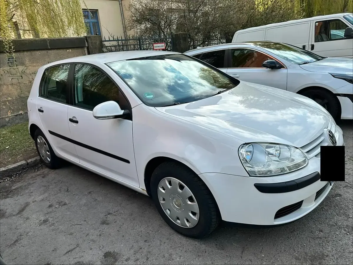 Second-hand VW Golf IV 75 CP (55 kW) 2004 Alb Hatchback