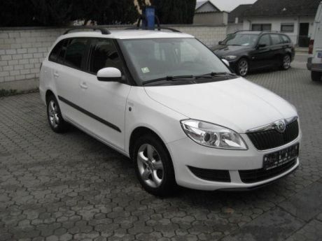 Gebraucht Skoda Fabia 105 PS (77 kW) 2012 Gelb Kleinwagen