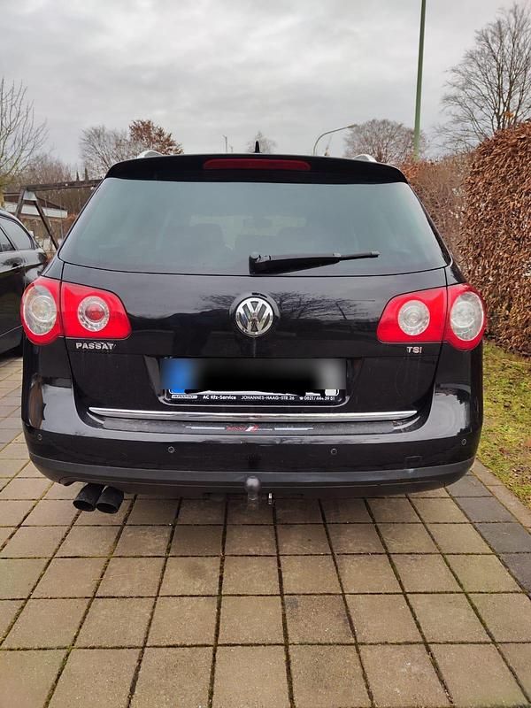 Schwarz Gebraucht 2009 VW Passat Highline Kombi | 4.000 € (Fairer Preis) - Bild 1/4