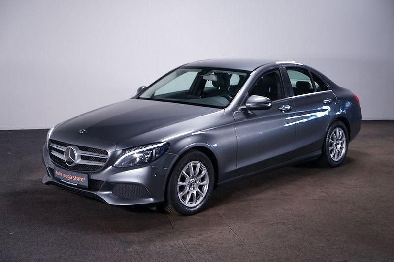 Grau Gebraucht 2018 Mercedes C220 Limousine | 20.499 € (Guter Preis) - Bild 1/2