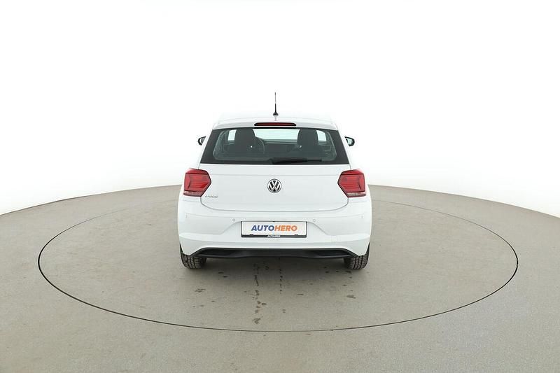 Gebraucht VW Polo Comfortline 95 PS (69 kW) 2019 Weiß Kleinwagen