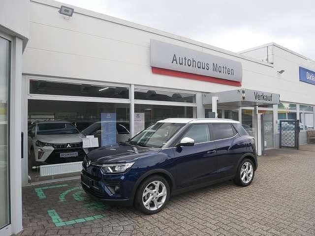 Blau Gebraucht 2022 Ssangyong (KGM) Tivoli SUV | 16.990 € - Bild 1/4