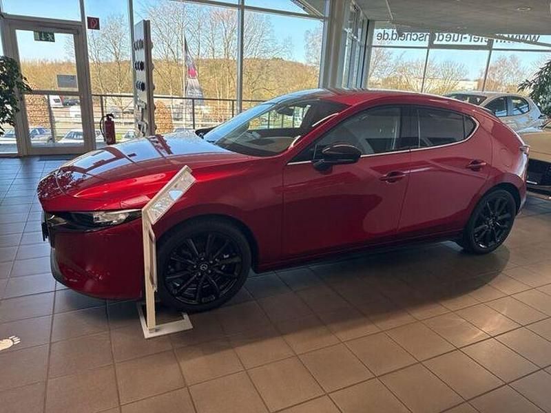 Gebraucht Mazda 3 150 PS (110 kW) 2022 Rot Limousine