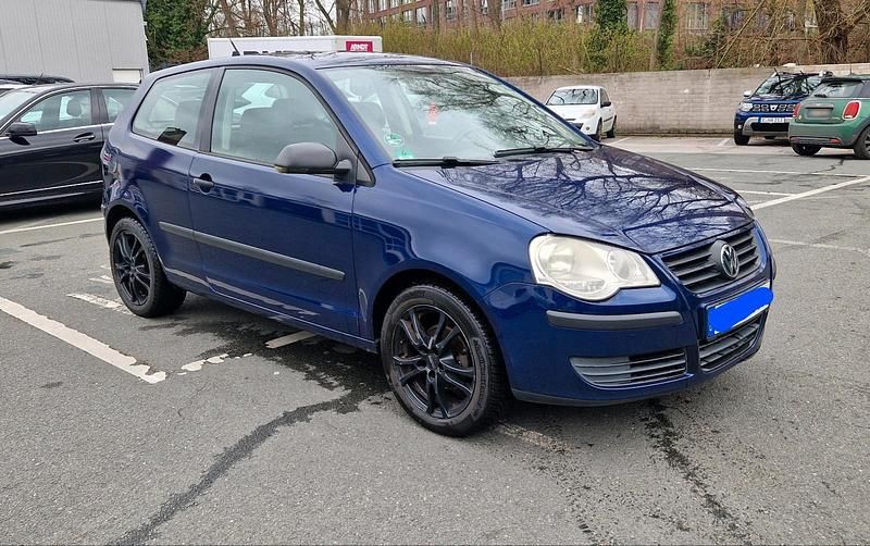 Gebraucht VW Polo 64 PS (47 kW) 2005 Blau Kleinwagen