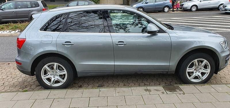 Gebraucht Audi Q5 Sport 143 PS (105 kW) 2011 Grau SUV