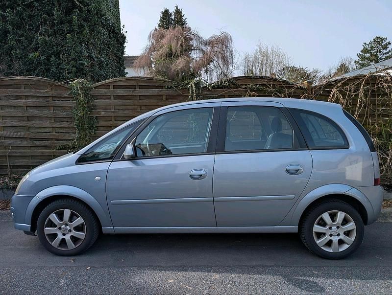 Gebraucht Opel Meriva 105 PS (77 kW) 2009 Silber Van / Kleinbus