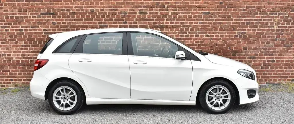 Gebraucht Mercedes B200 156 PS (114 kW) 2017 Weiß Kleinwagen