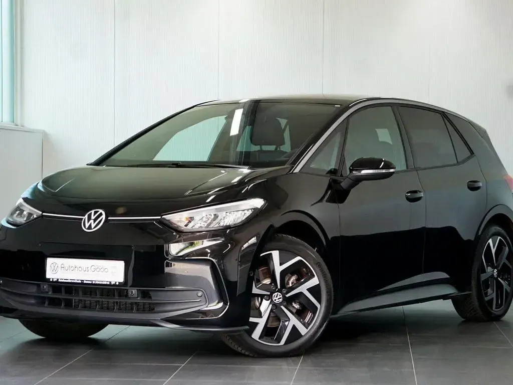 Gebraucht VW ID.3 Pro 150 kW (204 PS) 2024 Grenadillschwarz (metallic) Kleinwagen