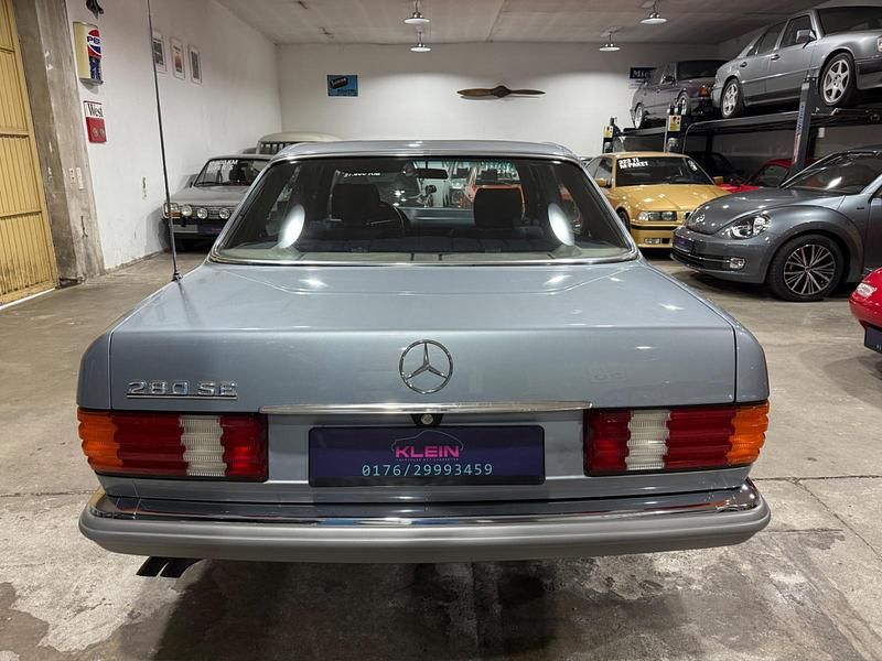 Brugt Mercedes E280 185 HK (136 kW) 1982 Blå Sedan