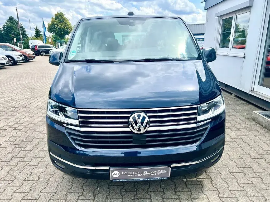 Gebraucht VW Multivan Generation Six 150 PS (110 kW) 2020 Starlight blue Van / Kleinbus