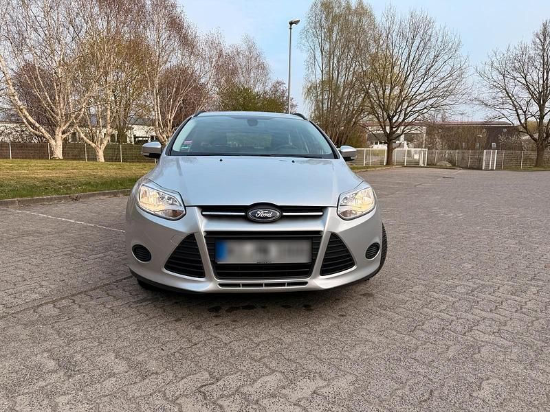 Usata Ford Focus 116 CV (85 kW) 2013 Grigio Station wagon