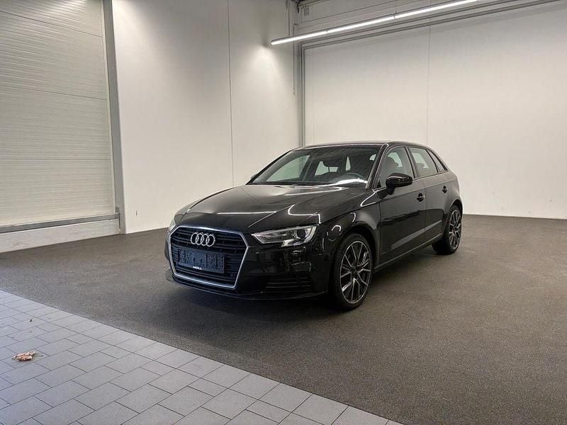 Gebraucht Audi A3 Design 116 PS (85 kW) 2017 Braun Limousine