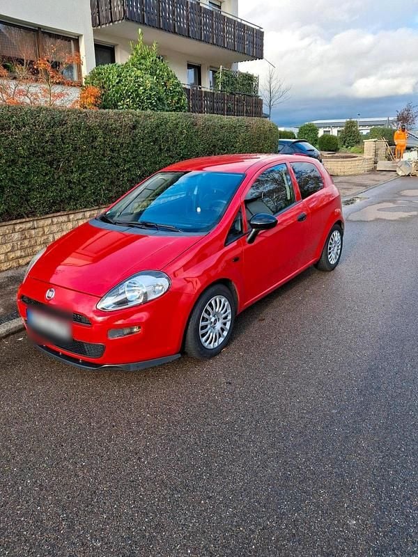 Rot Gebraucht 2015 Fiat Grande Punto Kleinwagen | 3.900 € - Bild 1/4