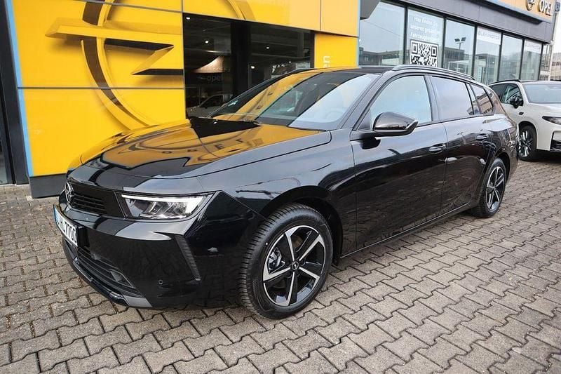 Gebraucht Opel Astra Edition 131 PS (96 kW) 2025 Schwarz Kombi