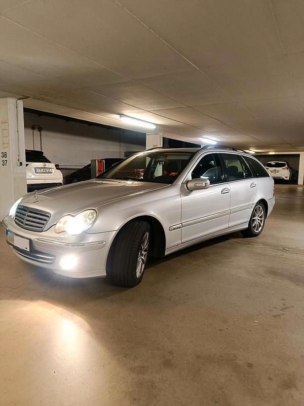 Silber Gebraucht 2005 Mercedes C180 Kombi | 2.200 € (Guter Preis) - Bild 1/4