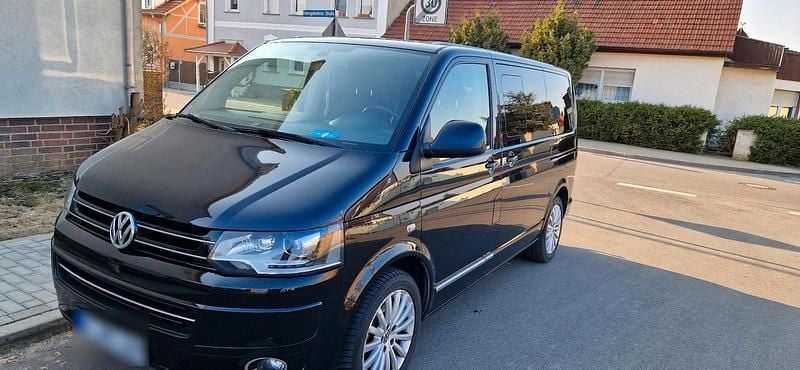 Gebraucht VW Multivan Highline 179 PS (131 kW) 2014 Schwarz Van