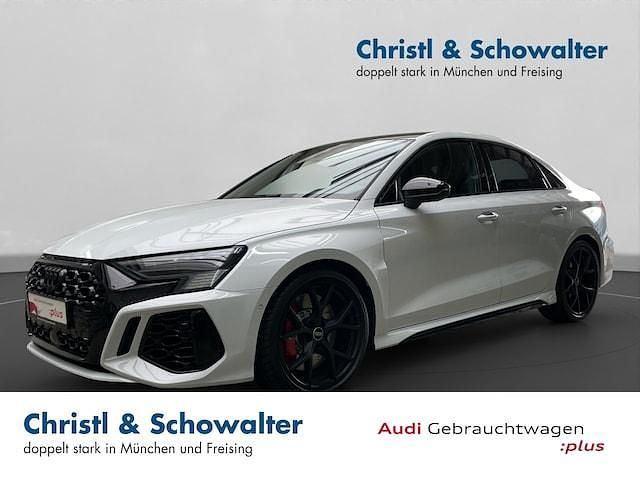 Gletscherweiß metallic Gebraucht 2023 Audi RS3 Ambiente Limousine | 57.512 € (Fairer Preis) - Bild 1/4