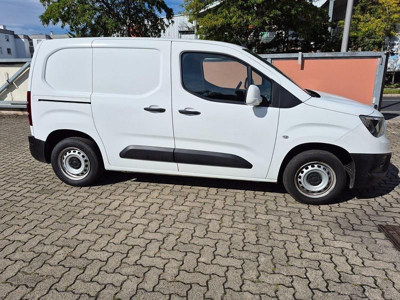 Gebraucht Opel Combo 101 PS (74 kW) 2021 Weiß Van / Kleinbus