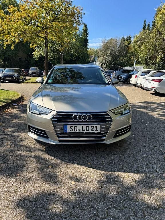 Silber Gebraucht 2016 Audi A4 Sport Limousine | 12.500 € (Superpreis) - Bild 1/4