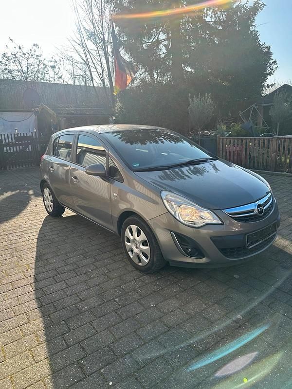 Gebraucht Opel Corsa Elegance 69 PS (50 kW) 2011 Braun Limousine