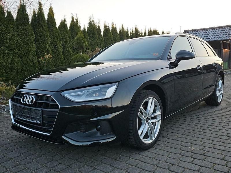 Gebraucht Audi A4 Basis 150 PS (110 kW) 2021 Schwarz Kombi