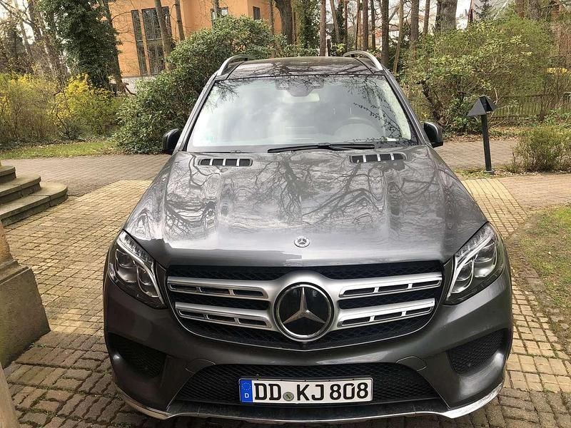 Gebraucht Mercedes GLS500 AMG line 455 PS (334 kW) 2017 Grau SUV