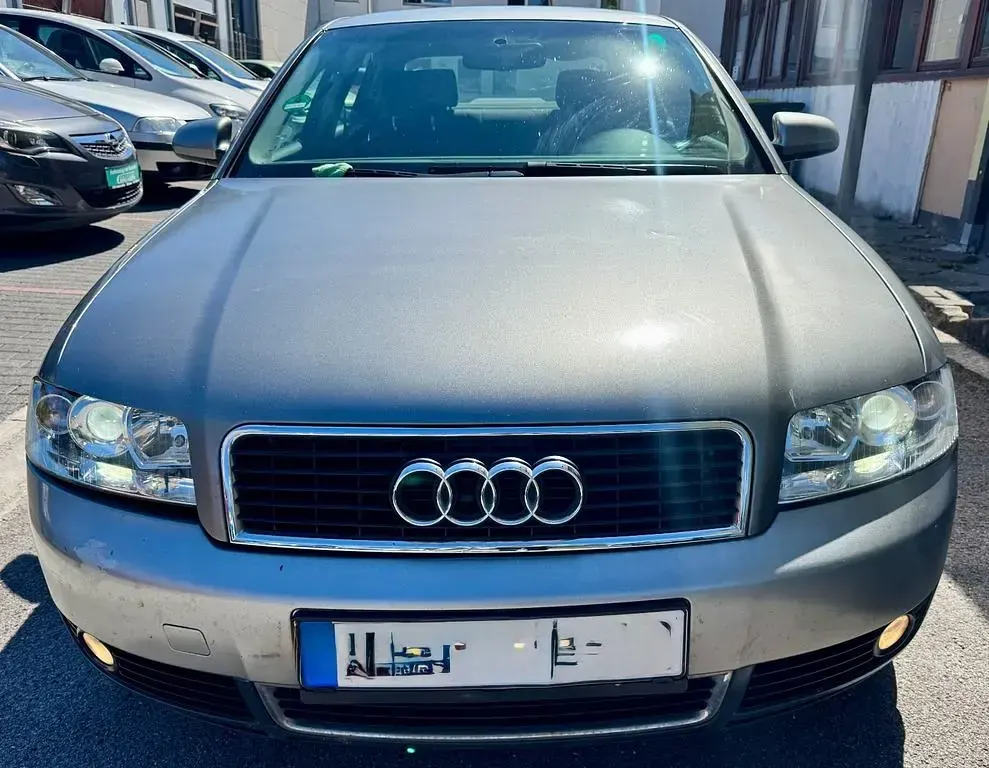 Gebraucht Audi A4 220 PS (161 kW) 2001 Grau Limousine