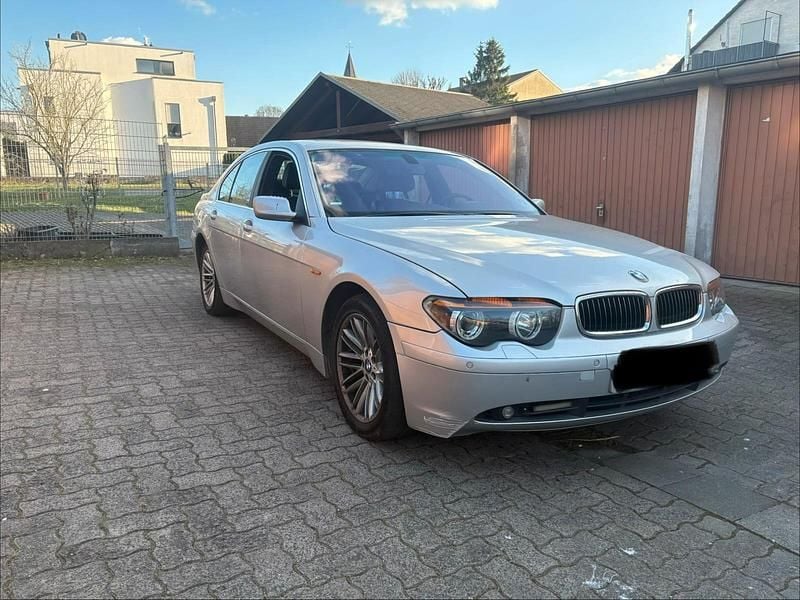 Gebraucht BMW 745 333 PS (244 kW) 2001 Silber Limousine