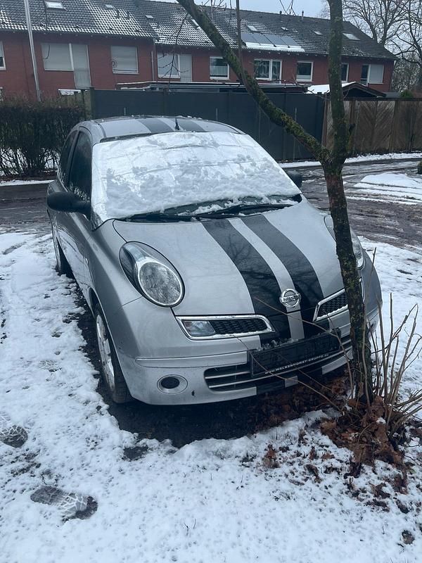 Gebraucht Nissan Micra 65 PS (47 kW) 2010 Silber Kleinwagen