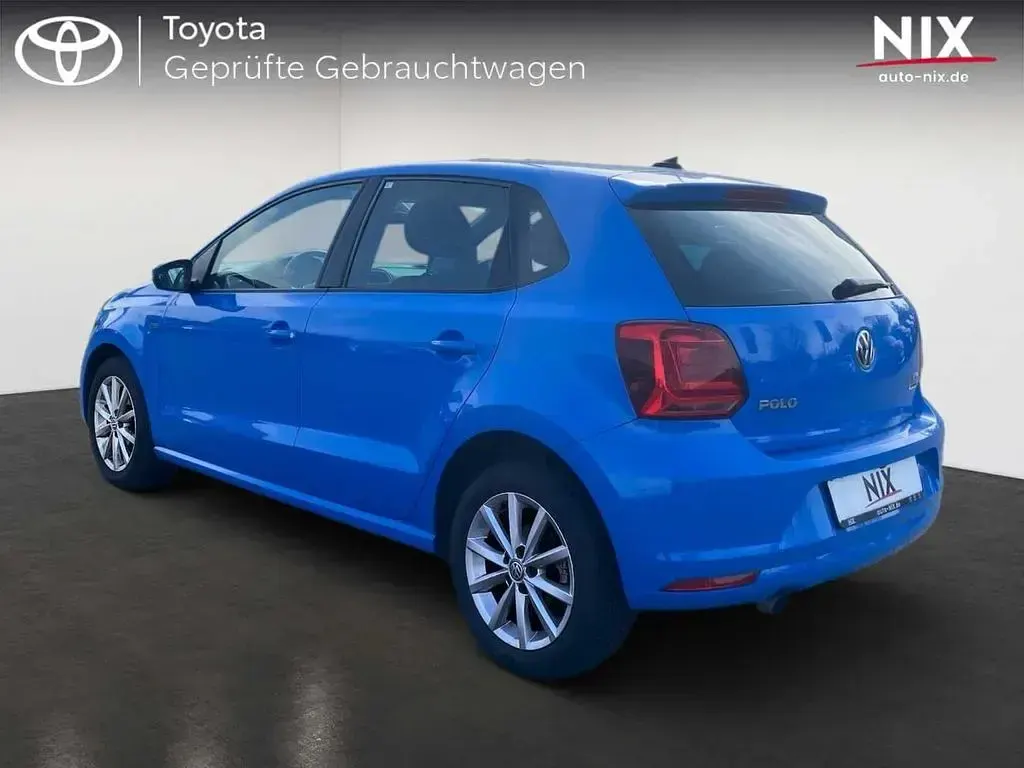 Gebraucht VW Polo Comfortline 90 PS (66 kW) 2015 Blau Limousine