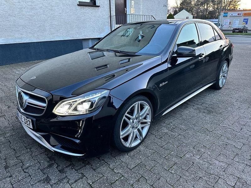 Gebraucht Mercedes E500 Elegance 387 PS (284 kW) 2011 Schwarz Limousine