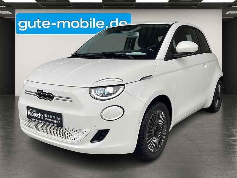 Weiß Gebraucht 2021 Fiat 500e Icon Limousine | 15.990 € (Guter Preis) - Bild 1/4