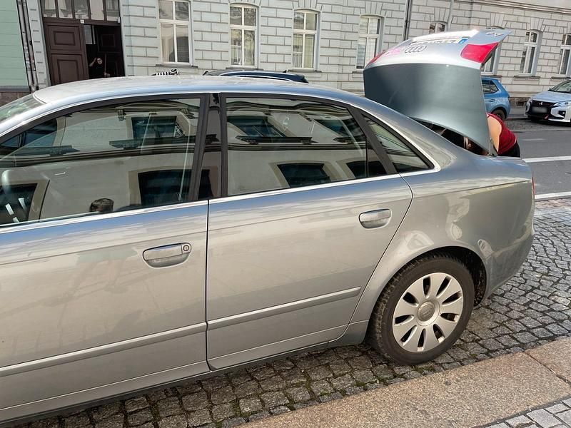 Gebraucht Audi A4 131 PS (96 kW) 2007 Silber Limousine